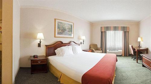Express & Buford-mall Of Georgia, An Ihg
