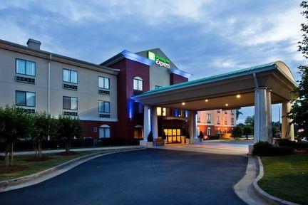 Hotel Express & Buford-mall Of Georgia, An Ihg 3*