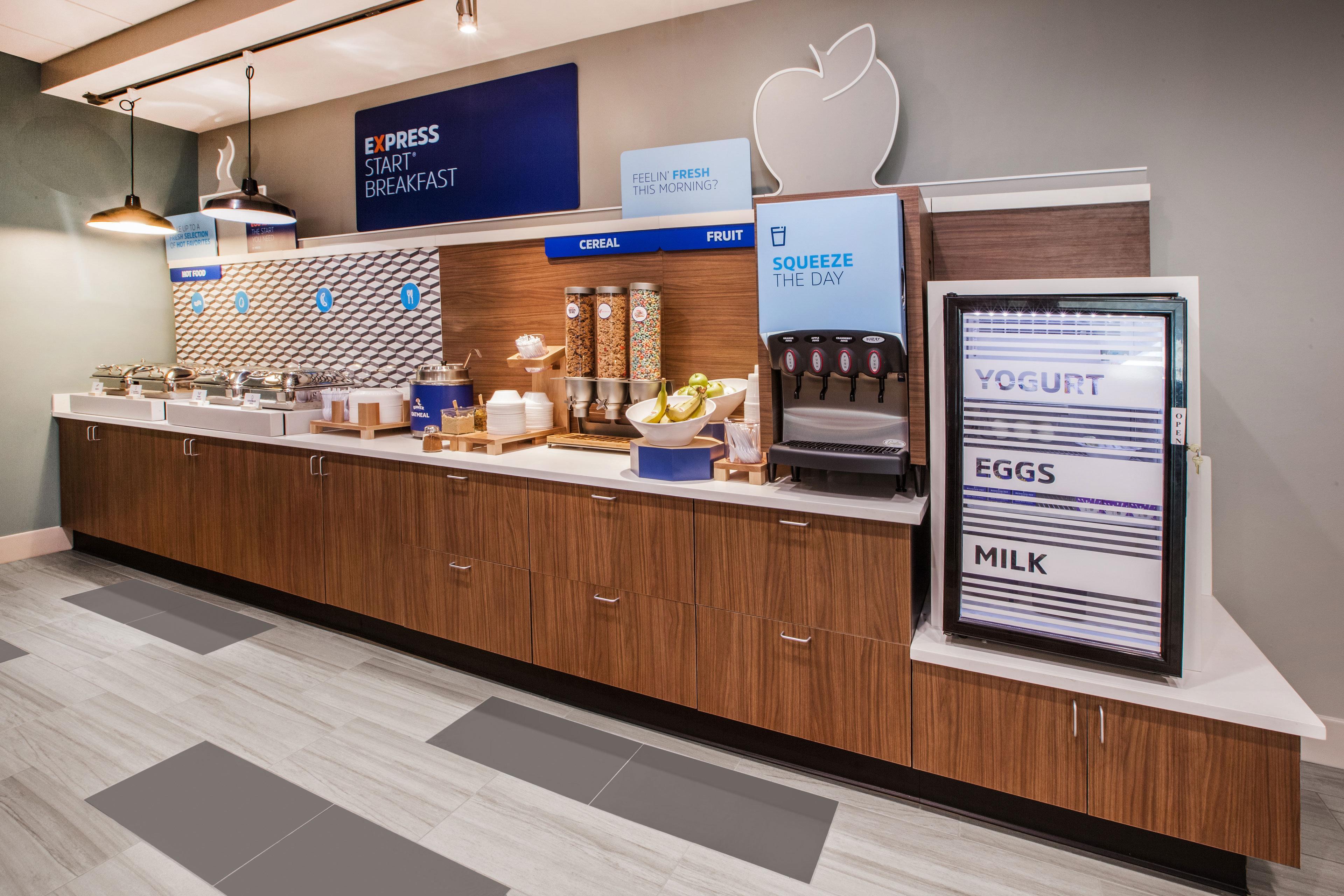 Hotel Express & Buford-mall Of Georgia, An Ihg 3*
