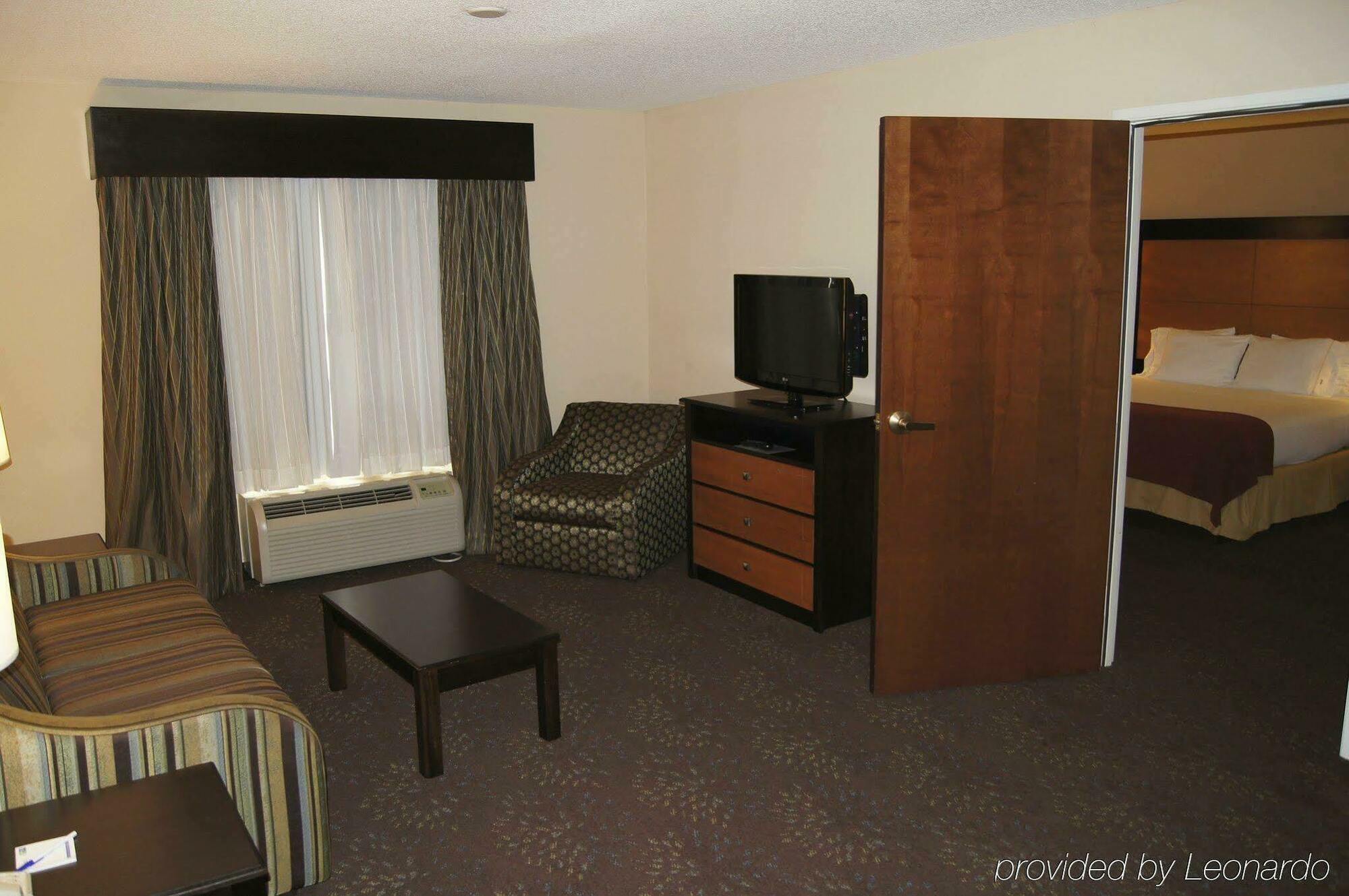 Hotel Express & Buford-mall Of Georgia, An Ihg Buford