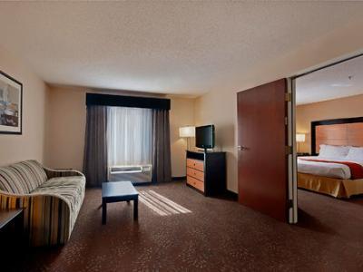 Express & Buford-mall Of Georgia, An Ihg Hotel 3*