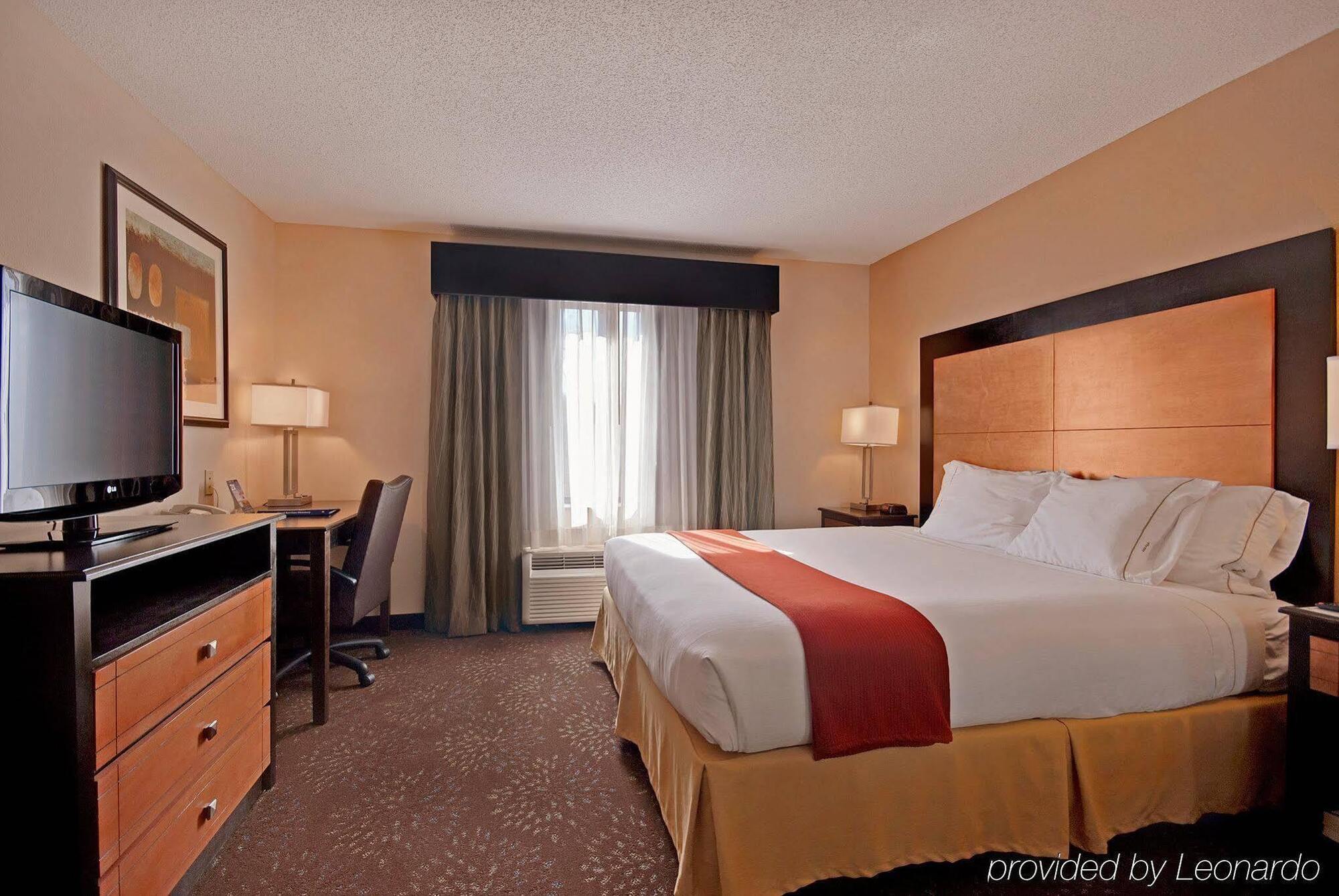 Hotel Express & Buford-mall Of Georgia, An Ihg